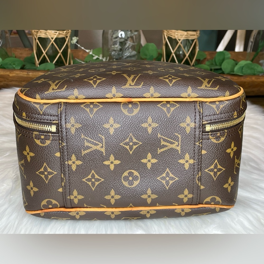 (Mt168) Authentic Louis Vuitton Monogram Excursio… - image 5